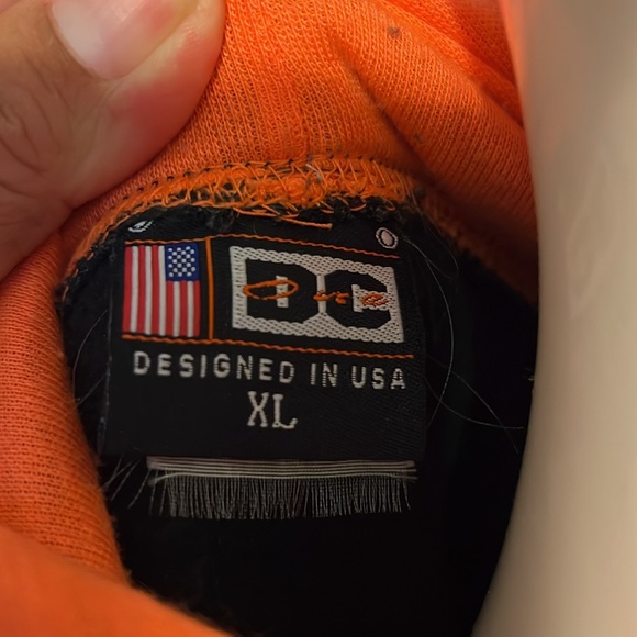 A nice hoodie from Washington DC the capital size is XL color is gray - Picture 7 of 7